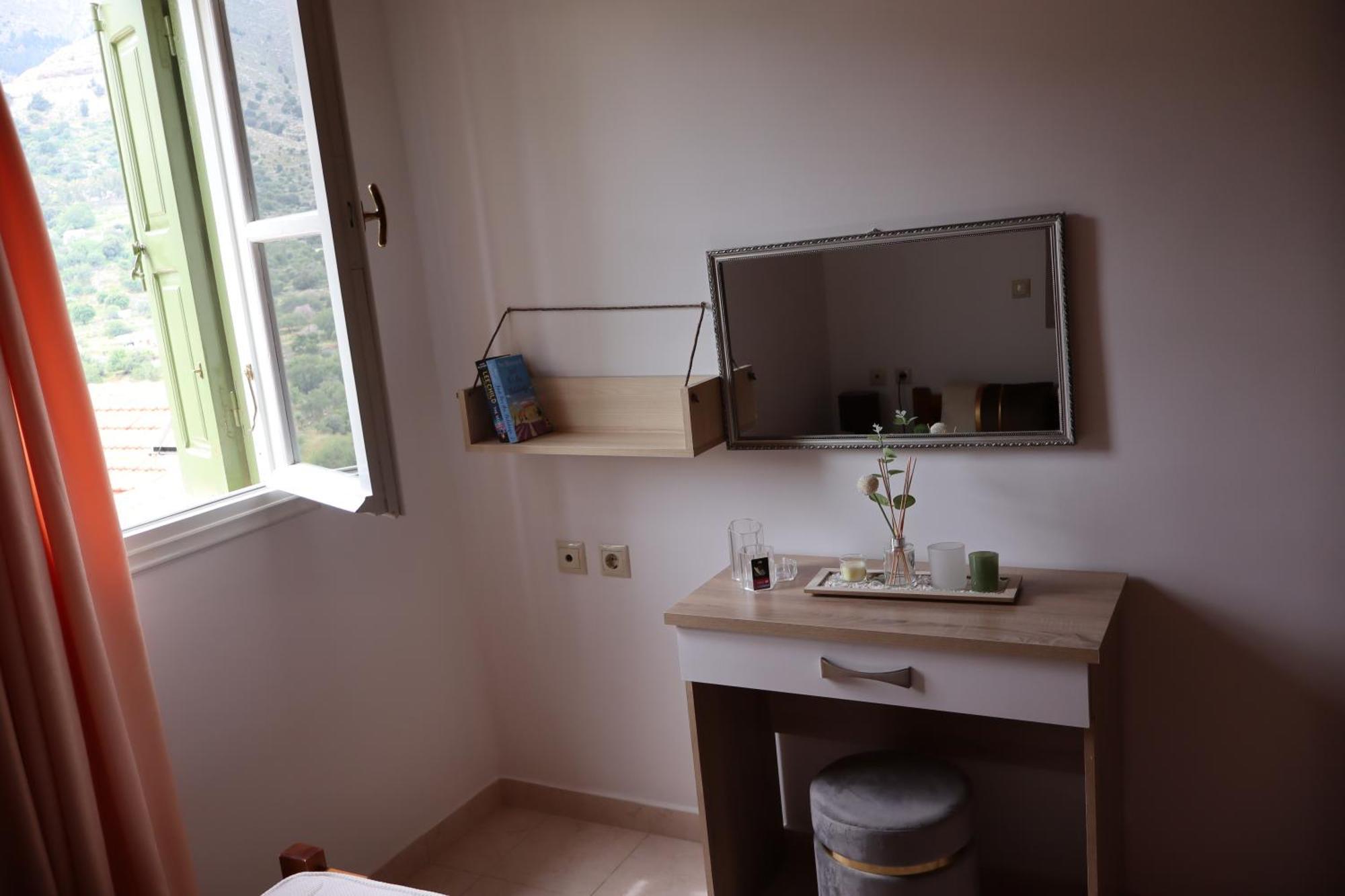 Zoe Apartment